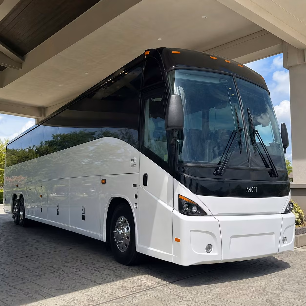 airport transfers and off site event shuttles for boynton beach teams