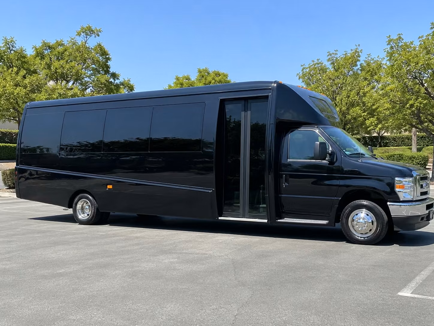 group boarding a minibus in boynton beach